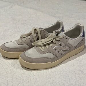 New Balance 300G2 Grey, Silver, and Cream Sneakers WMNS size 8.5